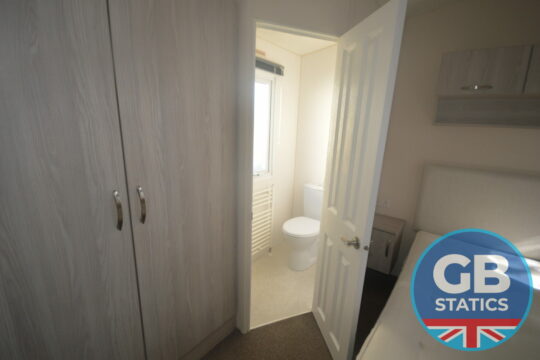 2014 Delta Destiny 2 bed DG CH