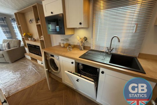 2027 Delta Superior Deluxe 40x14ft 2 bed